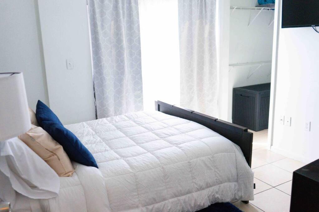 Newly Renovated Condo 5 Min From Airport Miami Buitenkant foto