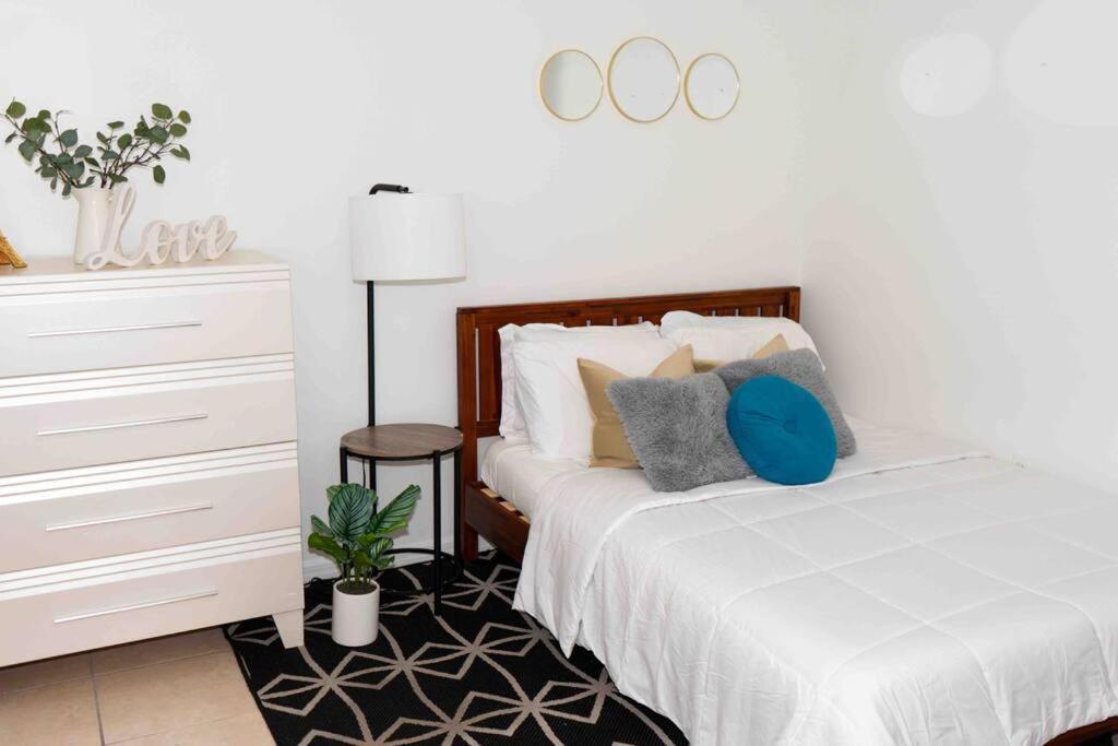 Newly Renovated Condo 5 Min From Airport Miami Buitenkant foto