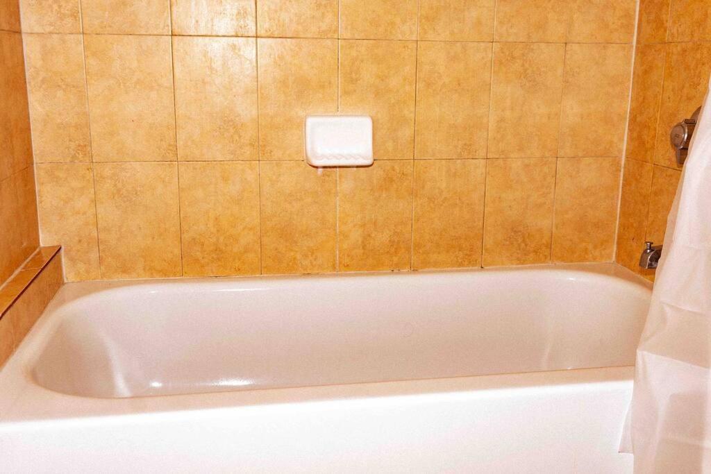 Newly Renovated Condo 5 Min From Airport Miami Buitenkant foto