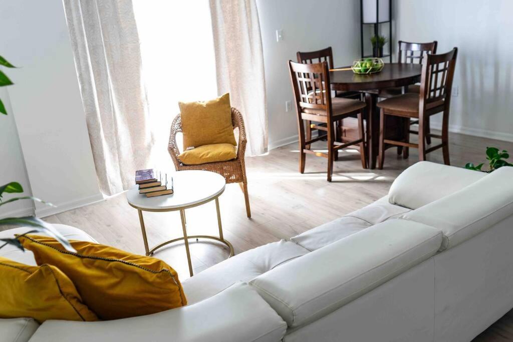 Newly Renovated Condo 5 Min From Airport Miami Buitenkant foto