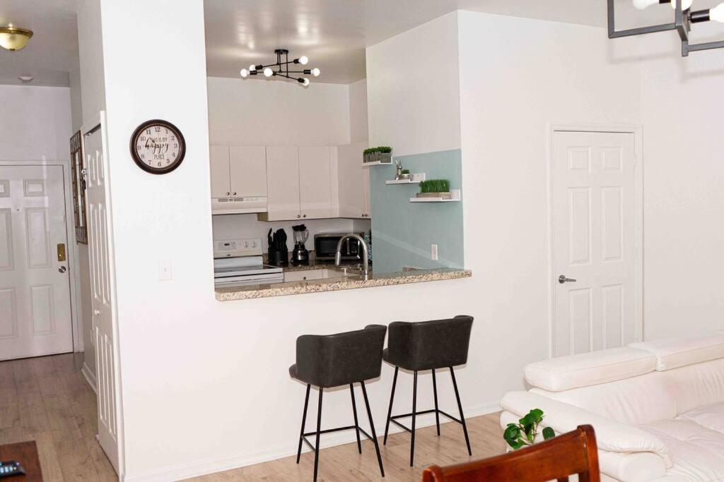 Newly Renovated Condo 5 Min From Airport Miami Buitenkant foto