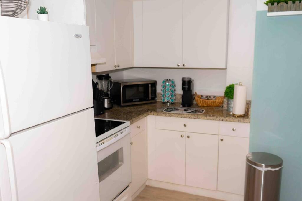 Newly Renovated Condo 5 Min From Airport Miami Buitenkant foto