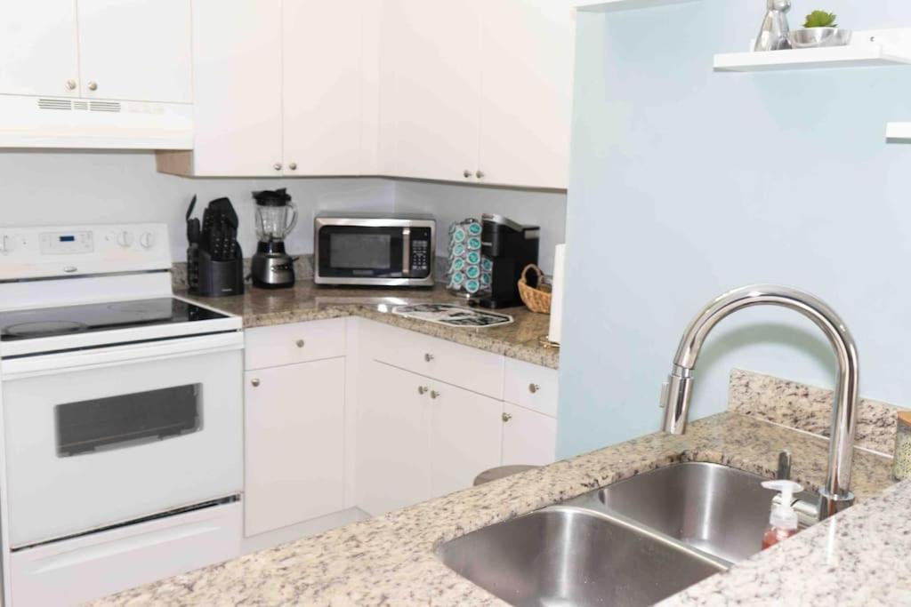Newly Renovated Condo 5 Min From Airport Miami Buitenkant foto